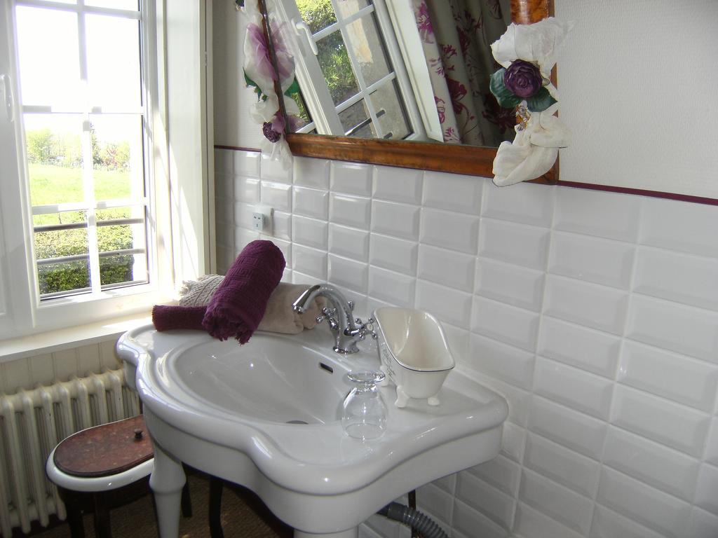 Le Relais Du Mont Chauve Bed & Breakfast Caumont-Sur-Aure Rom bilde